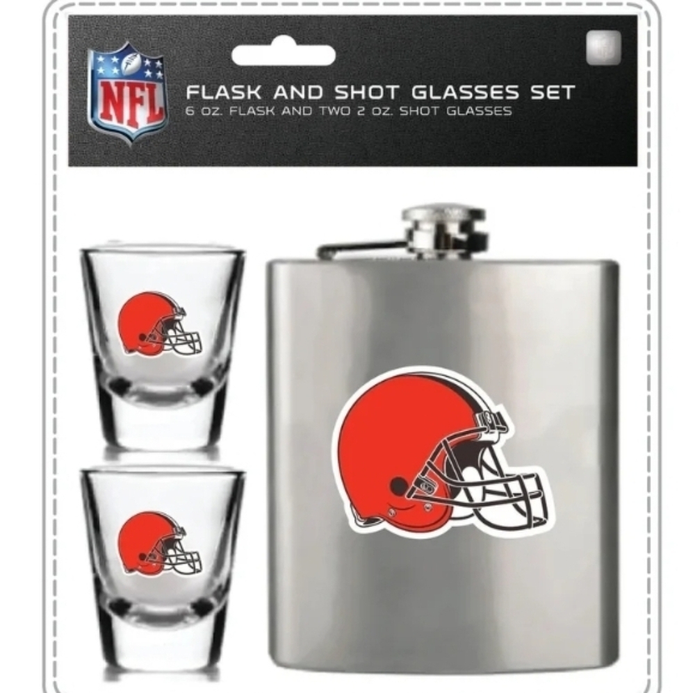 Cleveland Browns Flask and Shot Glass Set